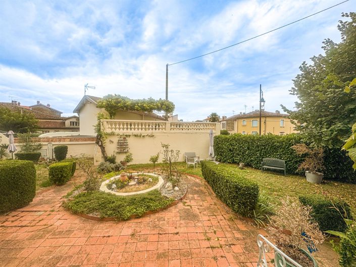 Image No.30-5 Bed House for sale