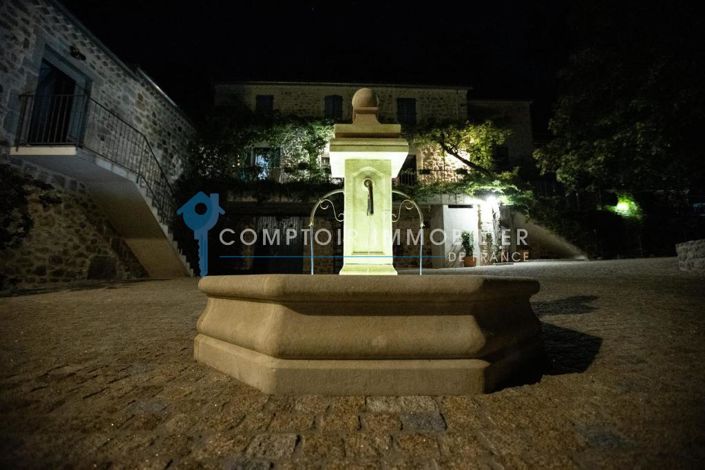 Image No.5-8 Bed House for sale