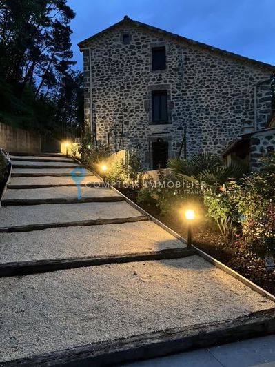 Image No.6-8 Bed House for sale