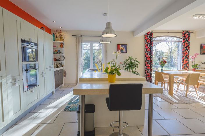 Image No.10-5 Bed House for sale