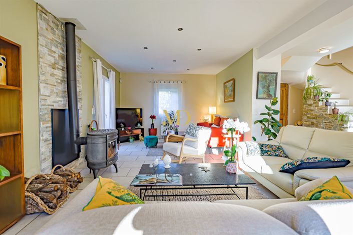 Image No.12-5 Bed House for sale