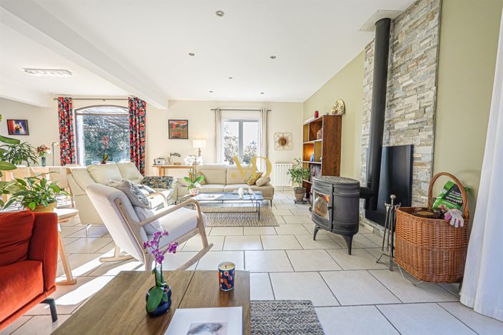 Image No.5-5 Bed House for sale