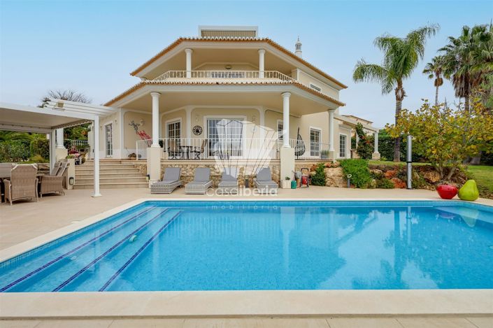 Image No.1-4 Bed House for sale