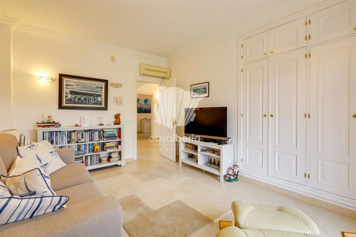 Image No.18-4 Bed House for sale