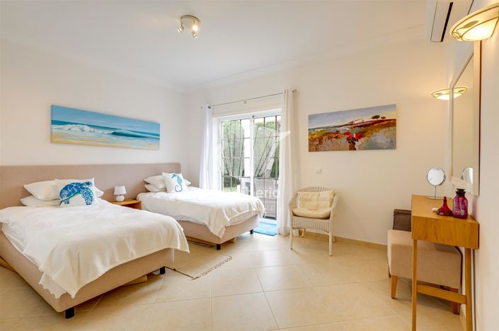 Image No.19-4 Bed House for sale