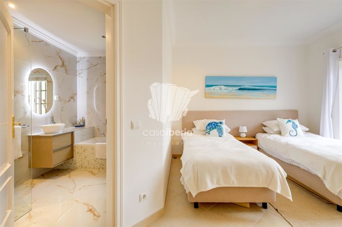 Image No.21-4 Bed House for sale