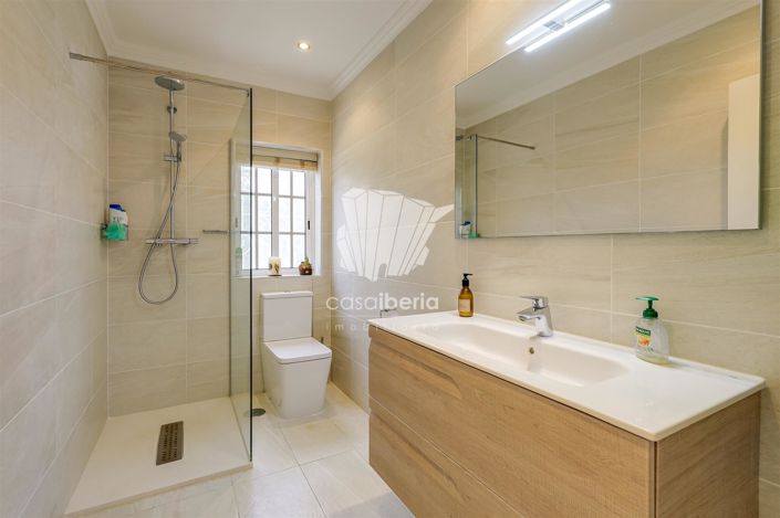 Image No.23-4 Bed House for sale