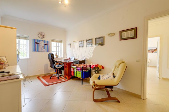 Image No.24-4 Bed House for sale