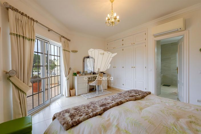 Image No.26-4 Bed House for sale