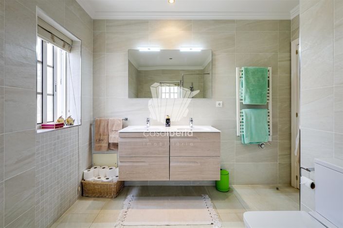 Image No.29-4 Bed House for sale