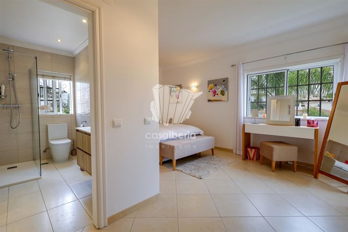 Image No.32-4 Bed House for sale