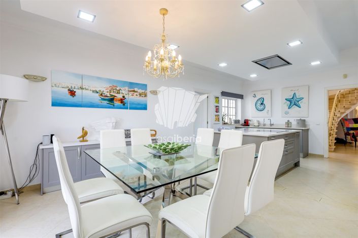 Image No.4-4 Bed House for sale