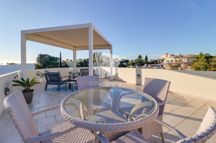 Image No.40-4 Bed House for sale