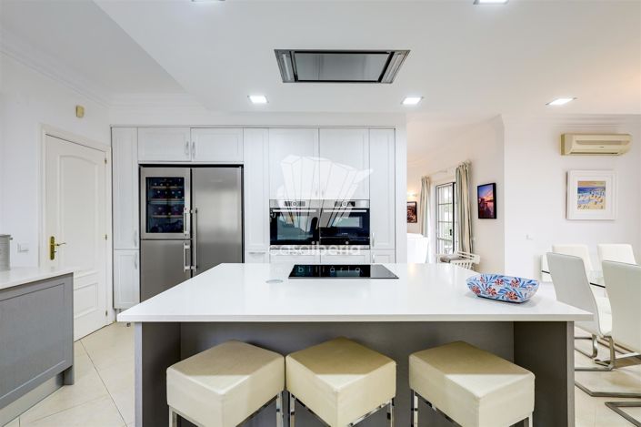 Image No.5-4 Bed House for sale