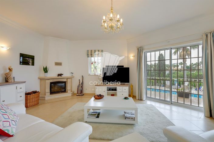 Image No.6-4 Bed House for sale