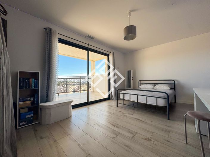 Image No.13-4 Bed House for sale