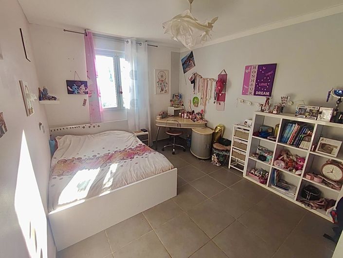 Image No.12-3 Bed House for sale