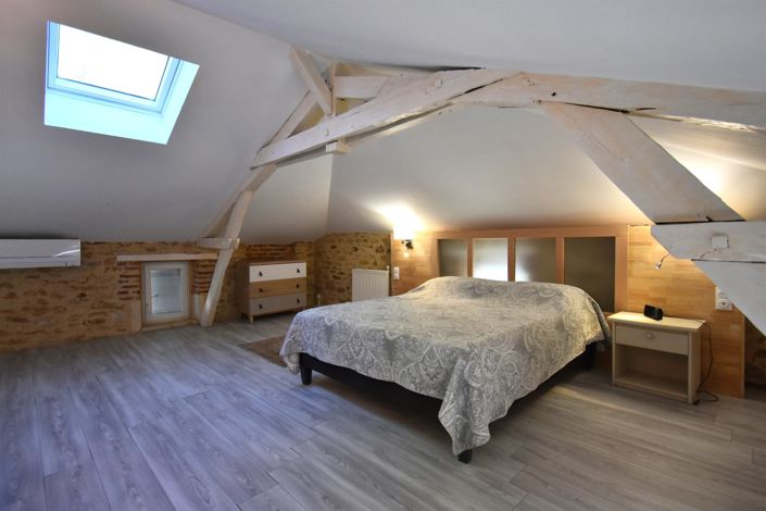 Image No.15-10 Bed House for sale