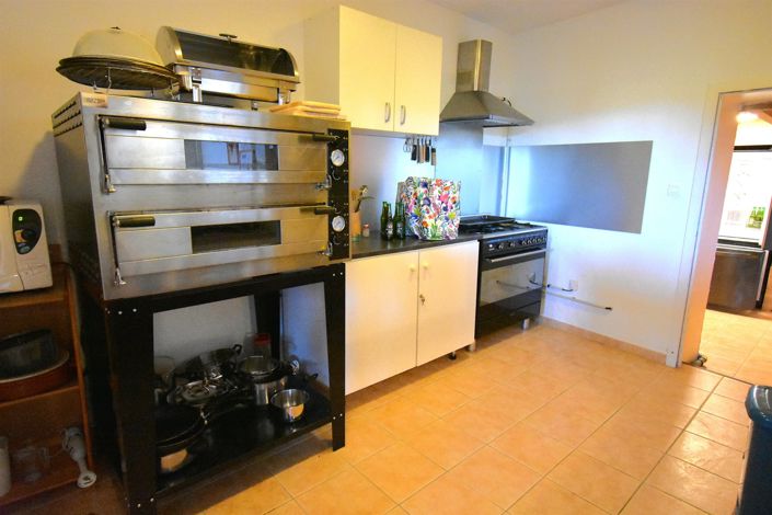 Image No.20-10 Bed House for sale