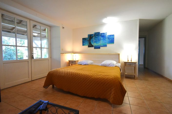 Image No.22-10 Bed House for sale