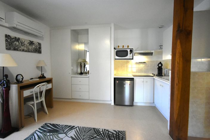 Image No.26-10 Bed House for sale