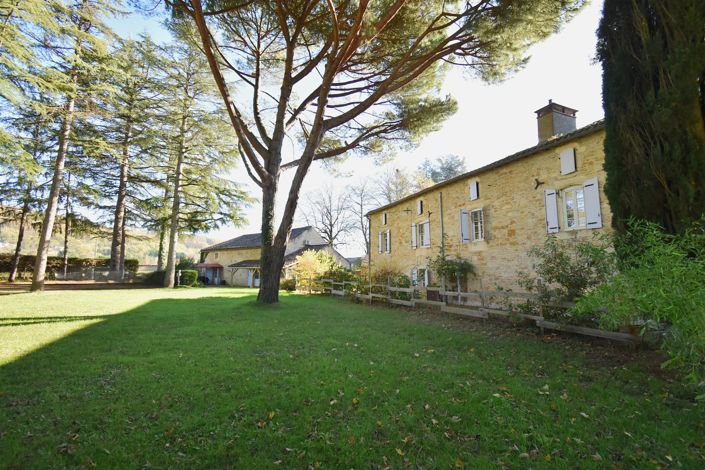 Image No.32-10 Bed House for sale