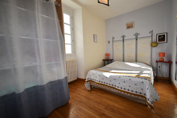 Image No.9-10 Bed House for sale