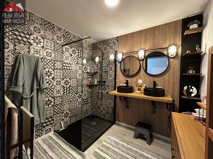 Image No.7-3 Bed House for sale