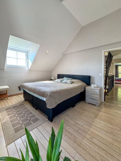 Image No.15-4 Bed House for sale