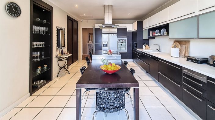 Image No.5-7 Bed House for sale