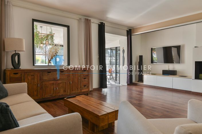 Image No.14-3 Bed House for sale