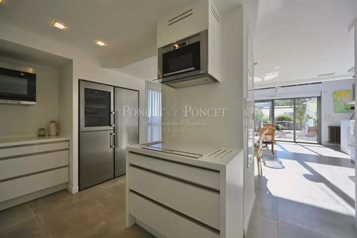 Image No.11-3 Bed Apartment for sale