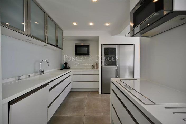 Image No.9-3 Bed Apartment for sale