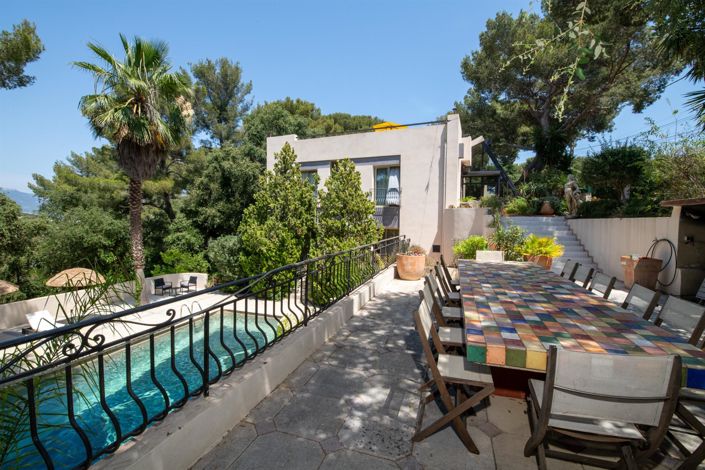 Image No.2-5 Bed House for sale