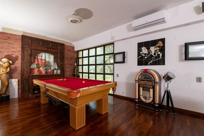 Image No.3-5 Bed House for sale