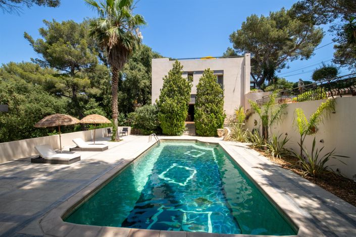 Image No.9-5 Bed House for sale