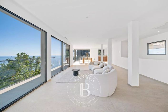 Image No.12-4 Bed House for sale