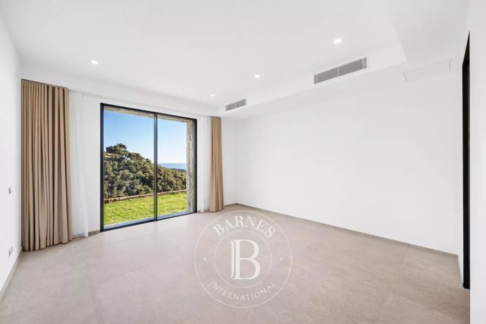 Image No.19-4 Bed House for sale