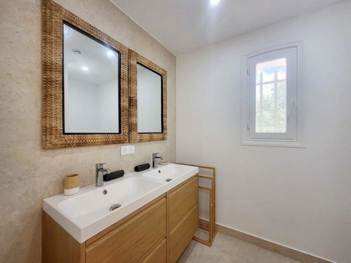 Image No.18-5 Bed House for sale