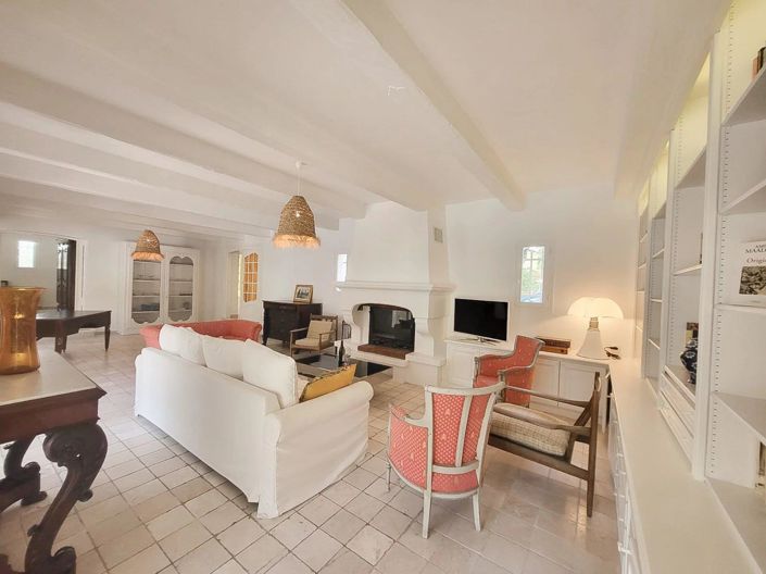 Image No.5-5 Bed House for sale