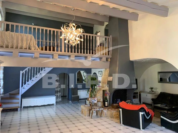 Image No.10-8 Bed House for sale