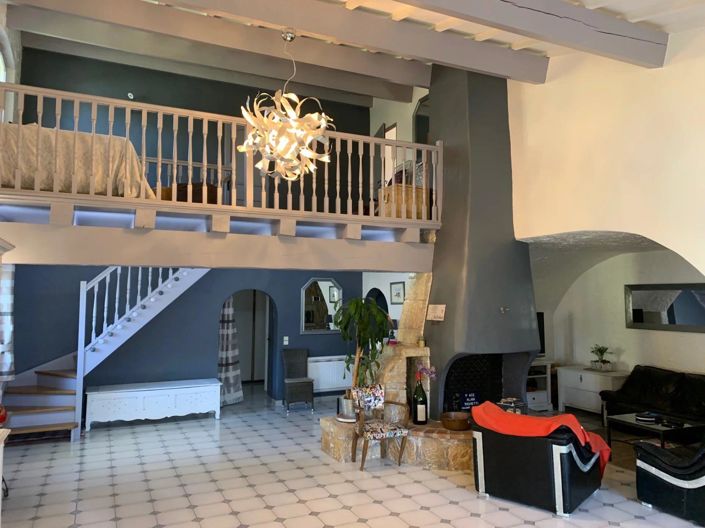 Image No.10-8 Bed House for sale