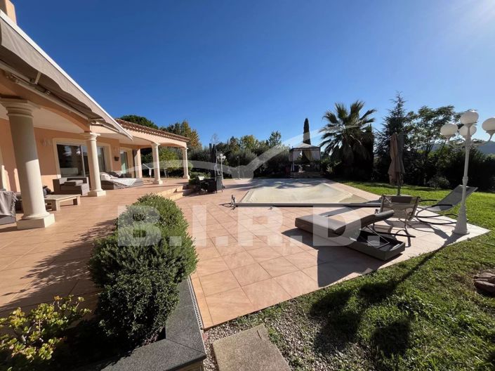 Image No.7-5 Bed House for sale