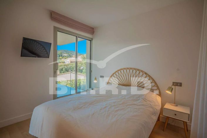 Image No.13-4 Bed House for sale