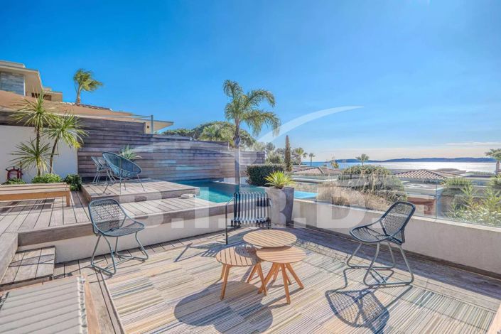 Image No.2-4 Bed House for sale