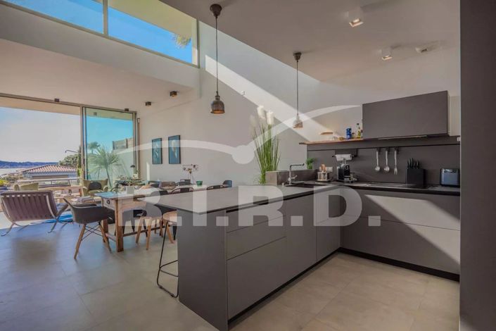 Image No.9-4 Bed House for sale