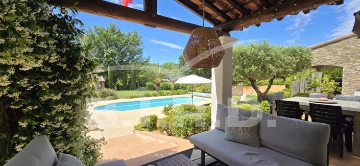 Image No.10-3 Bed House for sale