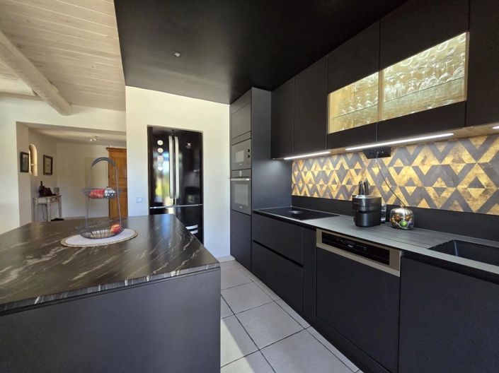 Image No.6-3 Bed House for sale