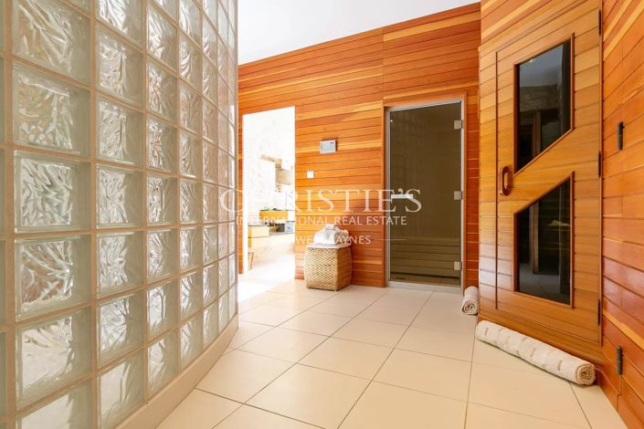 Image No.13-8 Bed House for sale