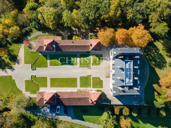 Image No.2-8 Bed House for sale